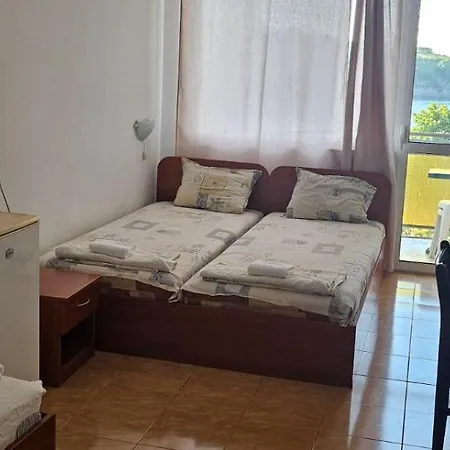 кооп бриз 酒店 切尔诺莫雷茨